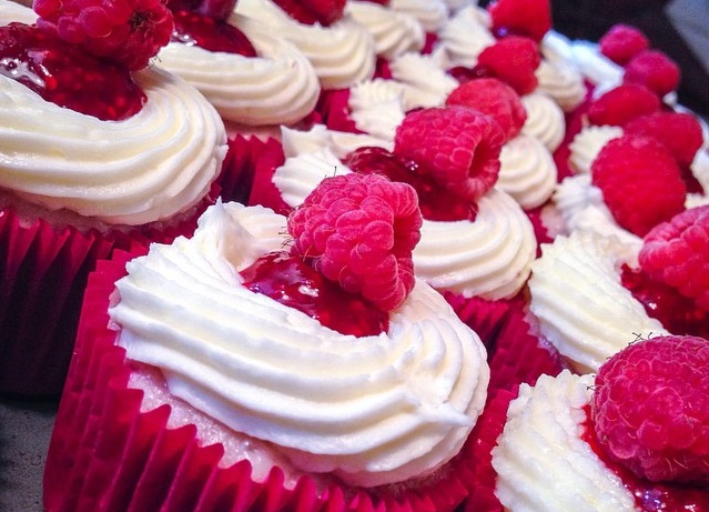 Raspberry cupcakes